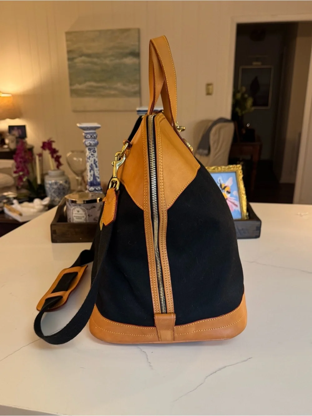 🖤💛 VINTAGE DOONEY AND BOURKE CABRIOLET WEEKENDER! - Picture 7 of 16